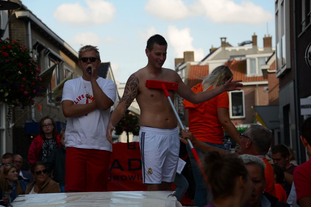 ../Images/Donderdag kermis 097.jpg